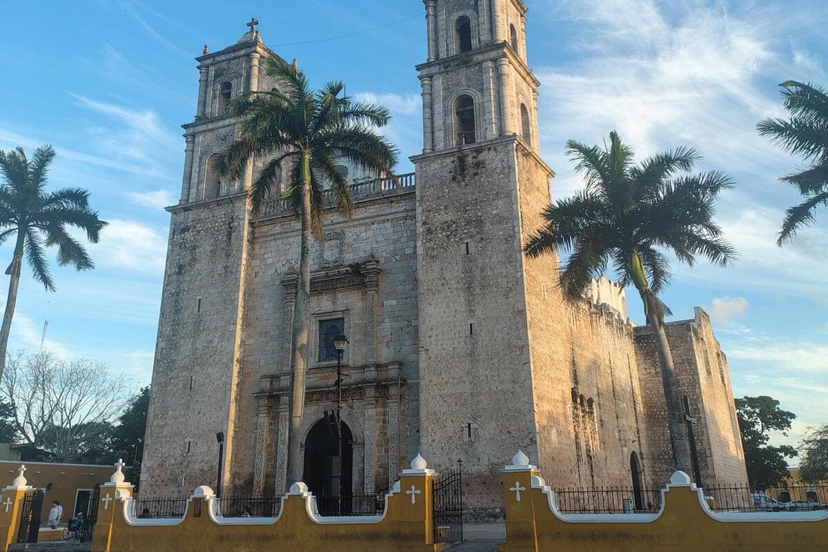 Recorre el Centro Histórico del Pueblo Mágico de Valladolid.